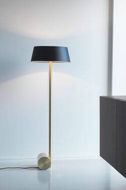 Floor lamp Calée XS, satin brass