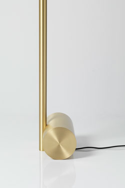 Lampadaire Calée XS, en laiton satiné