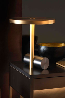 Lampe de table Calée en graphite et laiton satiné