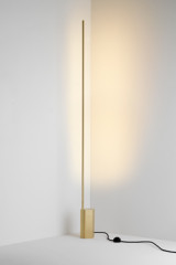 LINK lampadaire ultra-design, base hexagonale et éclairage LED - Lampadaire by CVL Luminaires