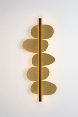 Strate Stone applique en laiton doré et noir  - Applique by CVL Luminaires