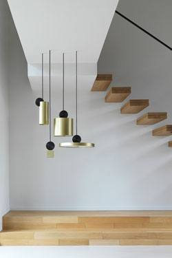 Suspension design, minimaliste, géométrique, graphite et doré Calée V2