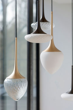 Suspension Louis XS finition graphite, verre opale 