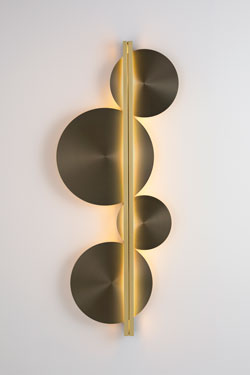 Strate Moon black and gold disc sconce - Wall lights by CVL Luminaires