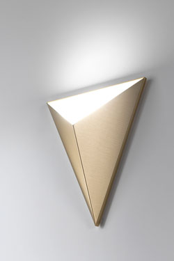 Tetra wall lamp in satined brass and LED lighting - Wall lights by CVL Luminaires