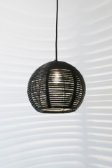 Suspension boule en rotin noir 30cm - Suspension by Dark