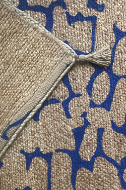Blue Sand tapis bleu et toile de jute naturelle 120x170cm
