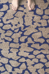 Blue Sand tapis bleu et toile de jute naturelle 120x170cm - Tapis contemporain by Edito Paris