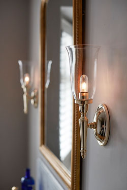Applique murale chromée salle de bain flambeau lisse et verre transparent Dryden 2