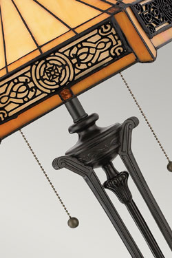 Lampe de table Tiffany fer forgé et verre ambré
