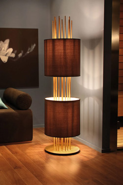 Contemporary floor lamp with satin brass rods Soho