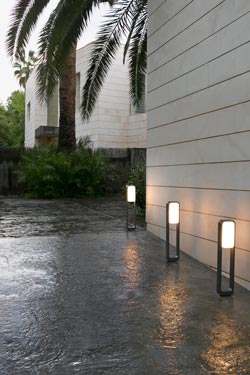 Outdoor beacon with rectangular frame