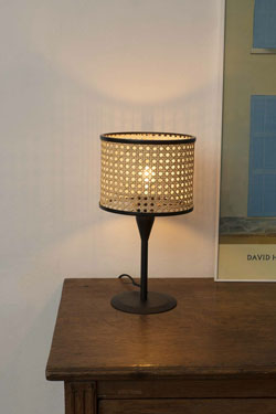Petite lampe de table en rotin Mambo 