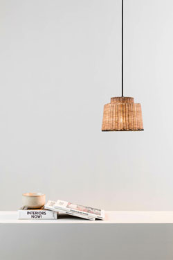 Petite suspension cloche en rotin naturel Saipan 