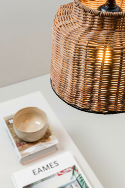 Petite suspension cloche en rotin naturel Saipan 