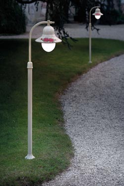 Retro style outdoor post lamp Imperia - Exterior columns by Ferroluce Classic