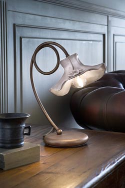 White ceramic floral table lamp Lecco - Table lamps by Ferroluce Classic