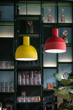 Caxixi suspension en céramique jaune