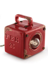 Small raspberry ceramic cube table lamp - Table lamps by Ferroluce
