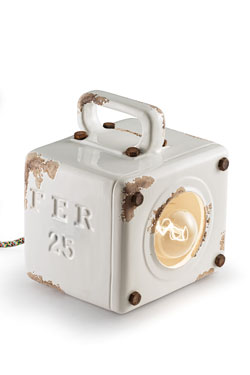 Small white ceramic cube table lamp, aged look - Table lamps by Ferroluce