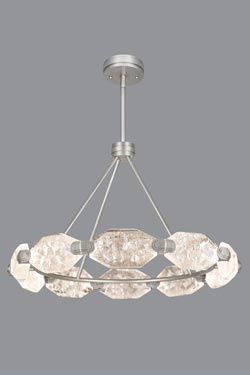 Lustre aux dix cristaux taillés et éclairage LED