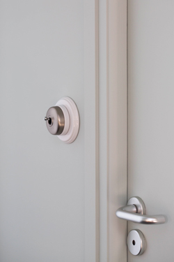 Interrupteur rétro en porcelaine et métal satiné, cadre en porcelaine blanche Dimbler