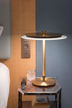 Lampe de table rétro en laiton satiné Johnson