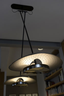 Suspension 2 lumières en métal perforé Cupis - Suspension by Gau Lighting