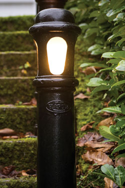Large vintage garden beacon Gate Lodge 95cm - Exterior path & step lighting by HARTE