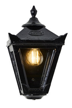 Small outdoor wall light in black cast iron Traditional