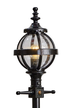 Lampadaire d'extérieur victorien en fonte noire Heritage