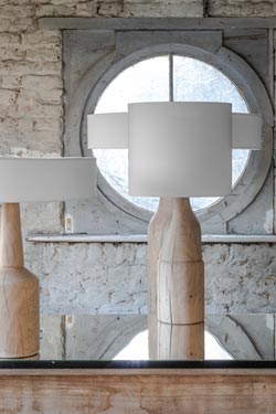 Anna belle lampe en bois à abat-jour large