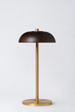 Gold cordless lamp with dark wooden shade Bolacha - Cordless lamps