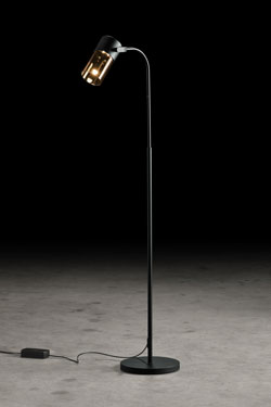 Aura liseuse noire mate orientable et télescopique - Lampadaire by Holtkötter