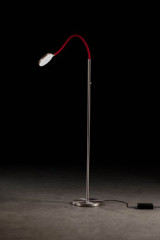 Reading light in satin aluminum and flexible arm in red fabric - Floor lamps by Holtkötter