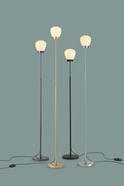 Plissée lampadaire en aluminium anodisé laiton mat