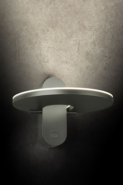 Supernova W applique en métal finition platine 