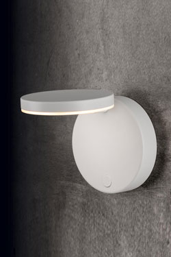 Plano swivel wall light in white aluminium