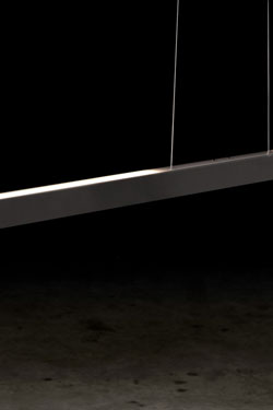 Xena suspension contemporaine réglable finition noire 120cm