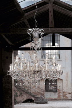 Grand lustre en cristal transparent et pampilles en cristal - Lustre by Italamp