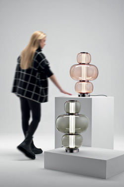 Lampe de table en cristal bleu Nube