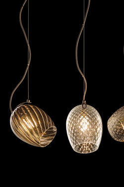 Suspension tulipe en verre transparent losanges sculptés