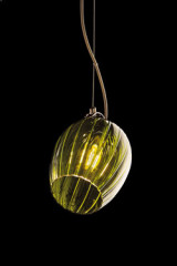 Suspension tulipe en verre vert strié - Suspension by Italamp