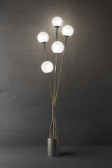 TEA lampadaire design 5 boules en verre soufflé blanc satiné - Lampadaire by Italamp