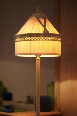 Alfred reading lamp in gilded bronze and ivory silk - Floor lamps by Jacques Garcia