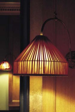 Racine grande applique suspendue bronze doré et rouge théâtre