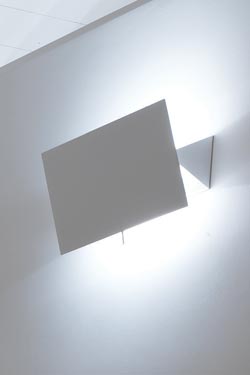 Adjustable wall lamp with white metal shutter Shadow 33cm