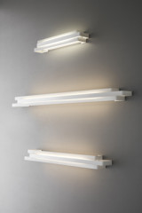 Geometric white wall lamp Escape 50cm - Wall lights by Karboxx