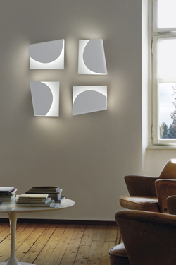 Swivel wall lamp in white metal