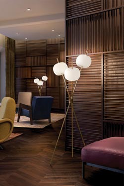 Kushi 3-light floor lamp gold